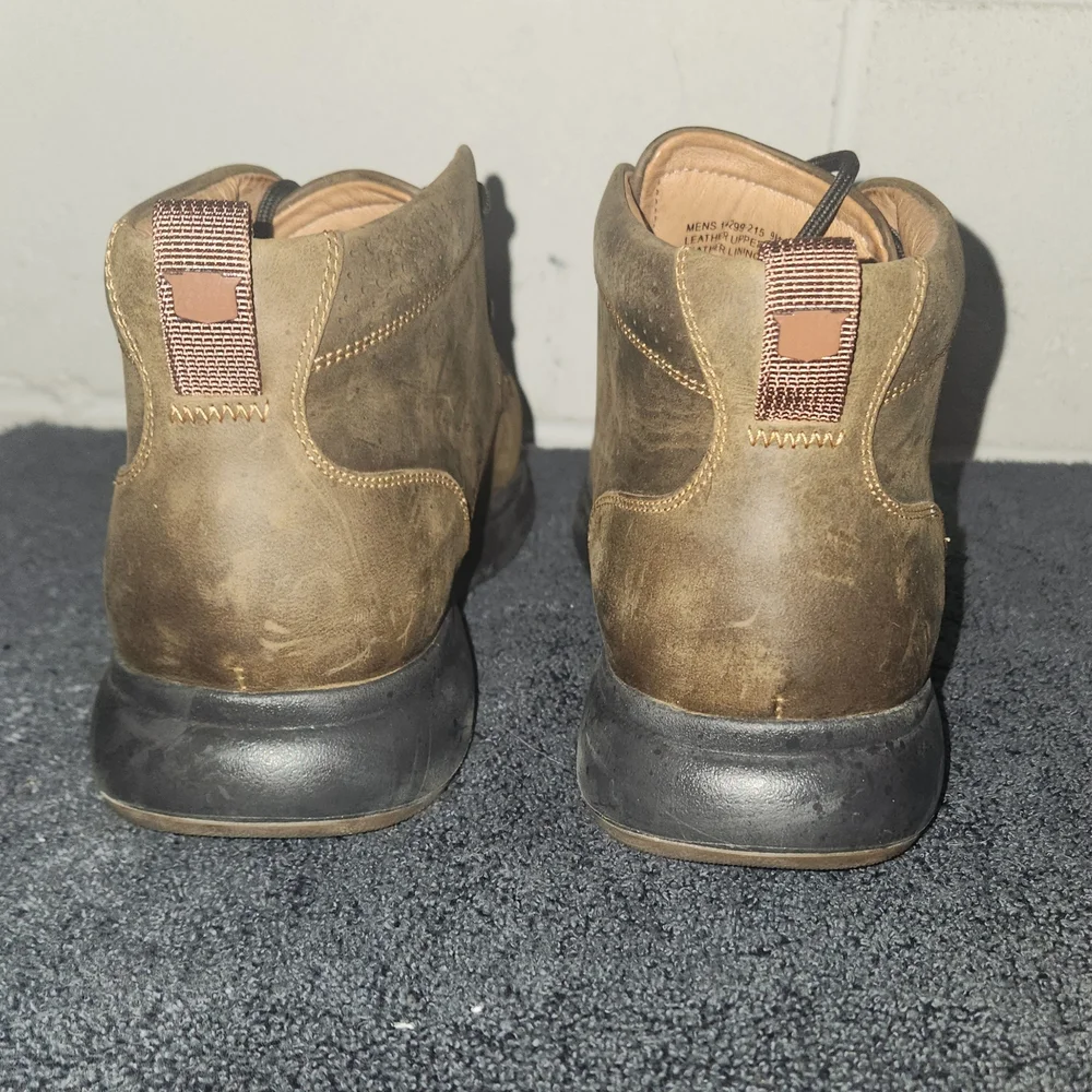 Florsheim Men's Brown Leather Chukka Boots Size 9
